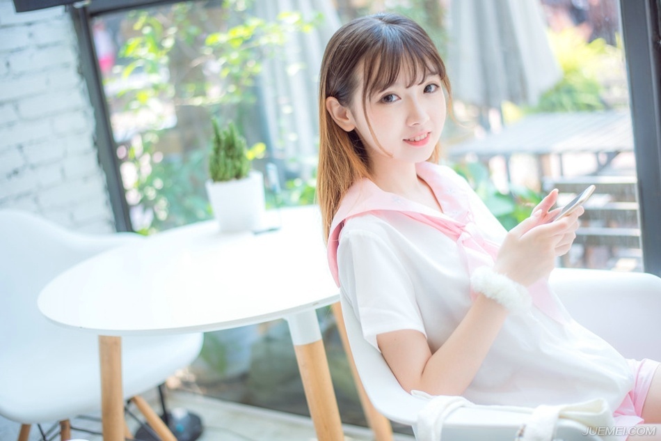 如果你不能飞，那就奔跑;如果不能奔跑，那就行走;如果不能行走，那就爬行;但无论你做什么，都要保持前行的方向。